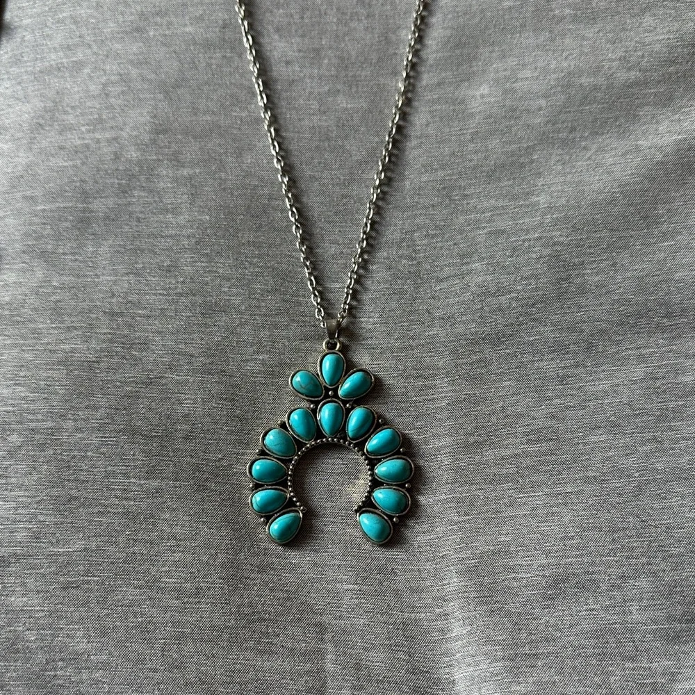Turquoise and Silver Necklace Set - Picture 2 of 6